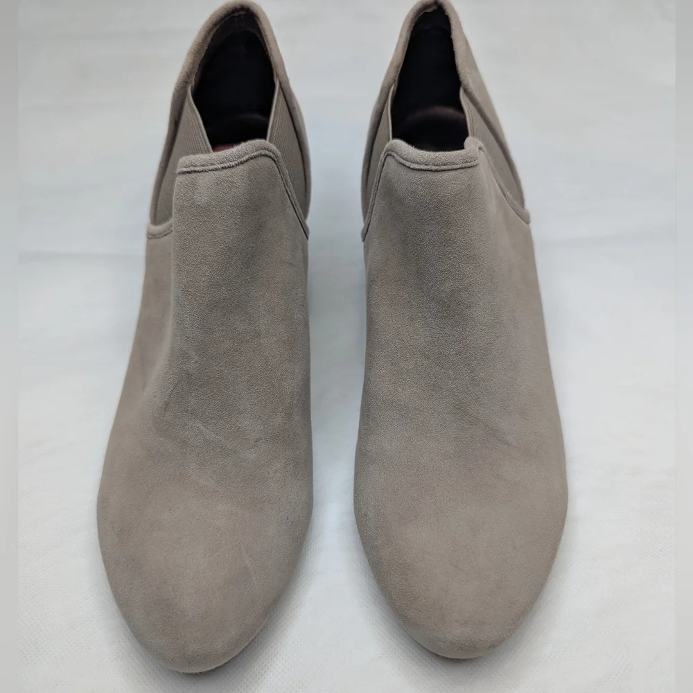 Vaneli Suede Bootie New - Picture 2 of 7